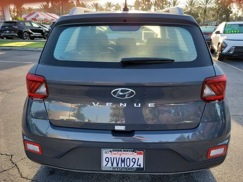 Certified 2025 Hyundai Venue SEL FWD image 20