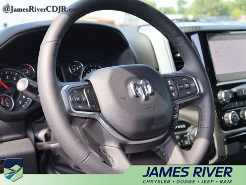 Used 2025 RAM 1500 Big Horn AWD/4WD image 24