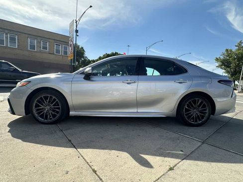 Used 2021 Toyota Camry SE FWD image 8