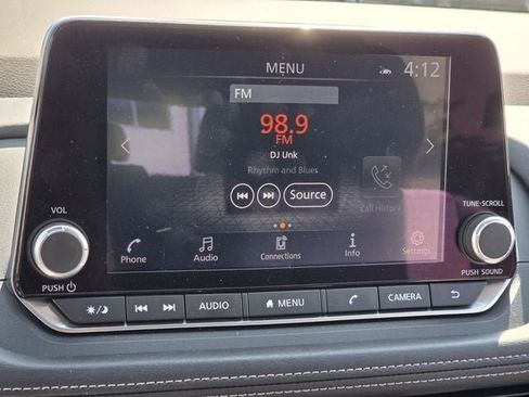 Used 2023 Nissan Rogue SV FWD image 17