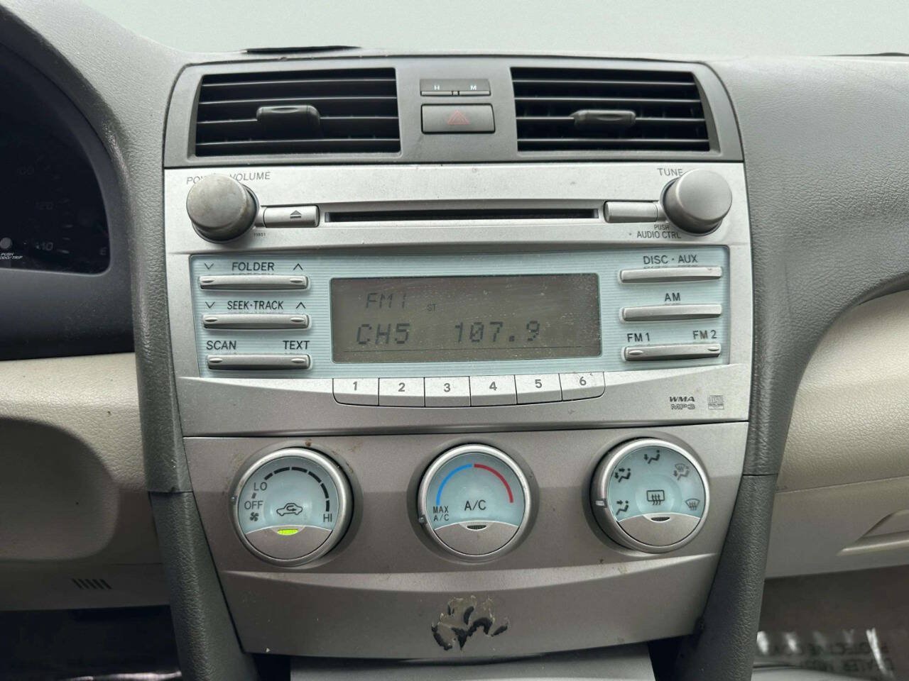 Used 2009 Toyota Camry LE FWD image 26
