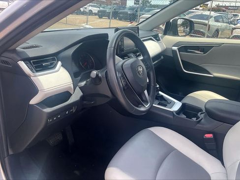 Used 2020 Toyota RAV4 XLE Premium AWD/4WD image 2