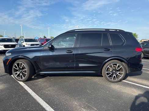 Used 2022 BMW X7 xDrive40i w/ M Sport Package AWD/4WD image 3