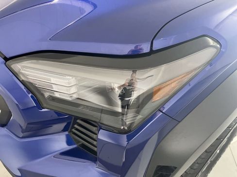 Used 2024 Toyota Tacoma TRD Off-Road w/ TRD Off Road Upgrade Package AWD/4WD image 35