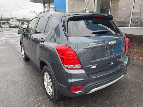 Used 2022 Chevrolet Trax LT w/ LT Convenience Package image 8