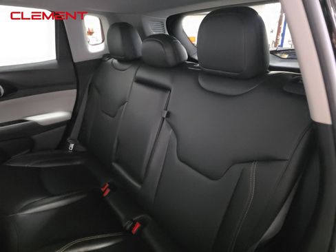 Used 2022 Jeep Compass Limited image 28