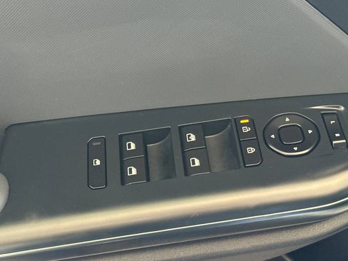 Used 2025 Kia K4 FWD image 12