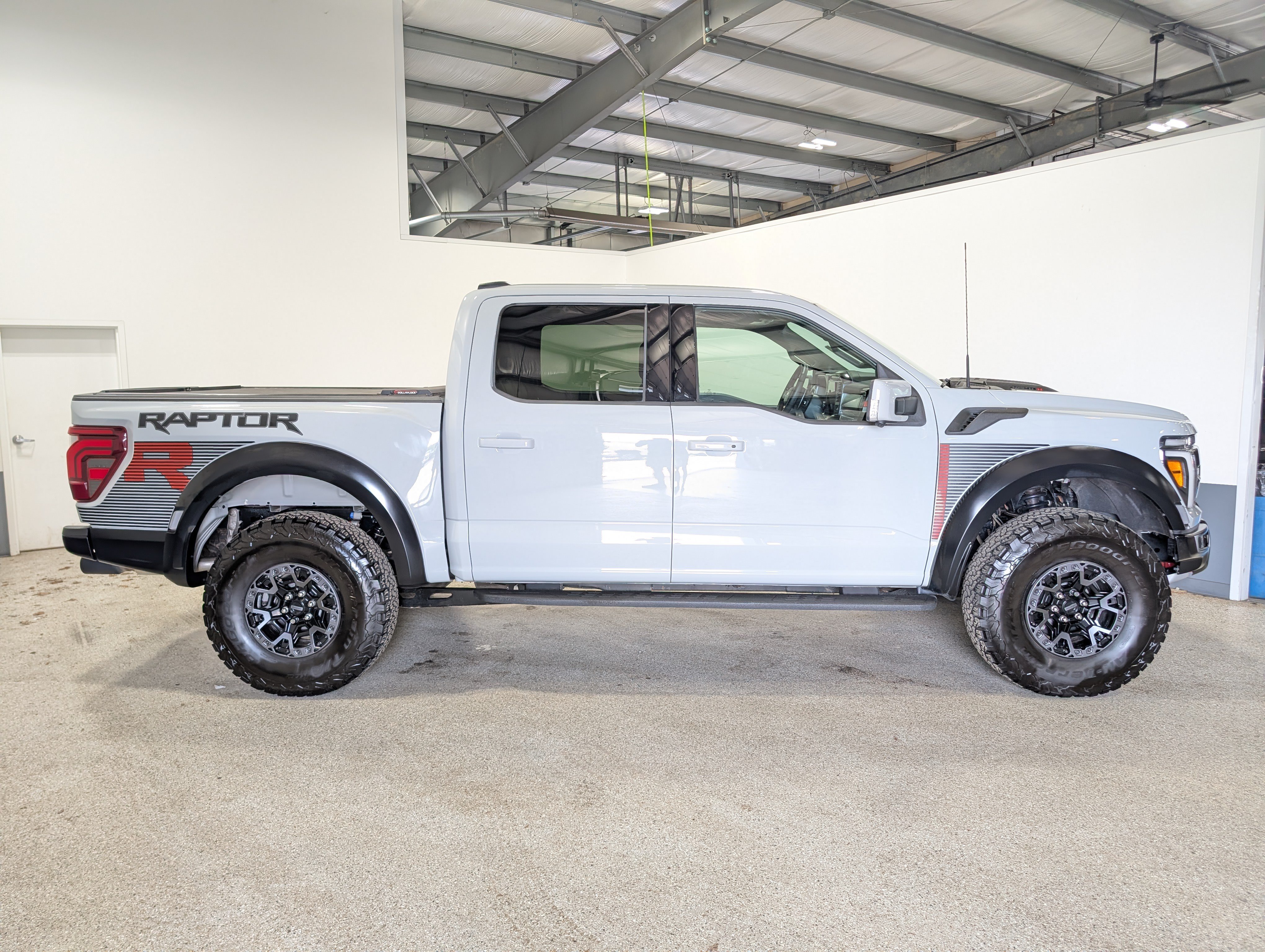 Used 2024 Ford F150 Raptor w/ Equipment Group 803A Raptor R AWD/4WD image 2