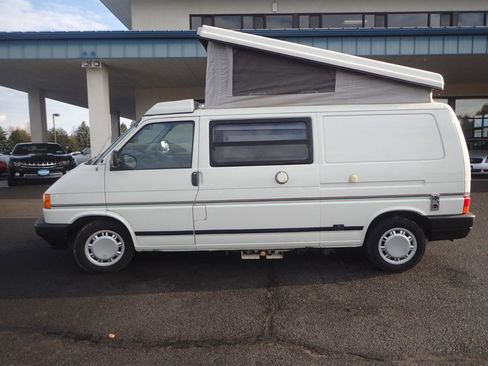 Used 1995 Volkswagen Eurovan Camper FWD image 2