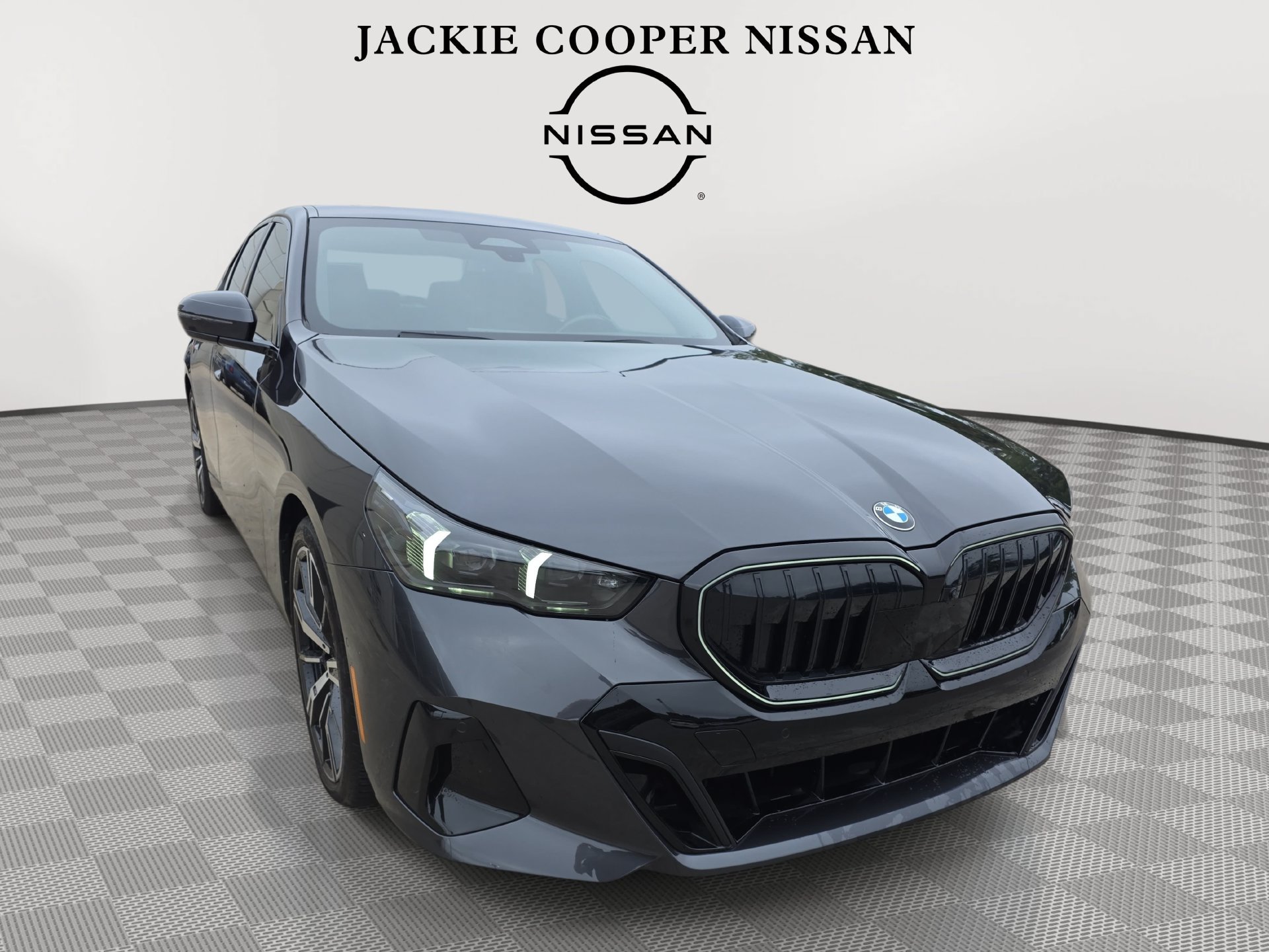 Used 2024 BMW 540i xDrive w/ Premium Package AWD/4WD image 3