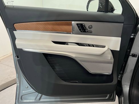 New 2026 Cadillac Vistiq Sport image 15