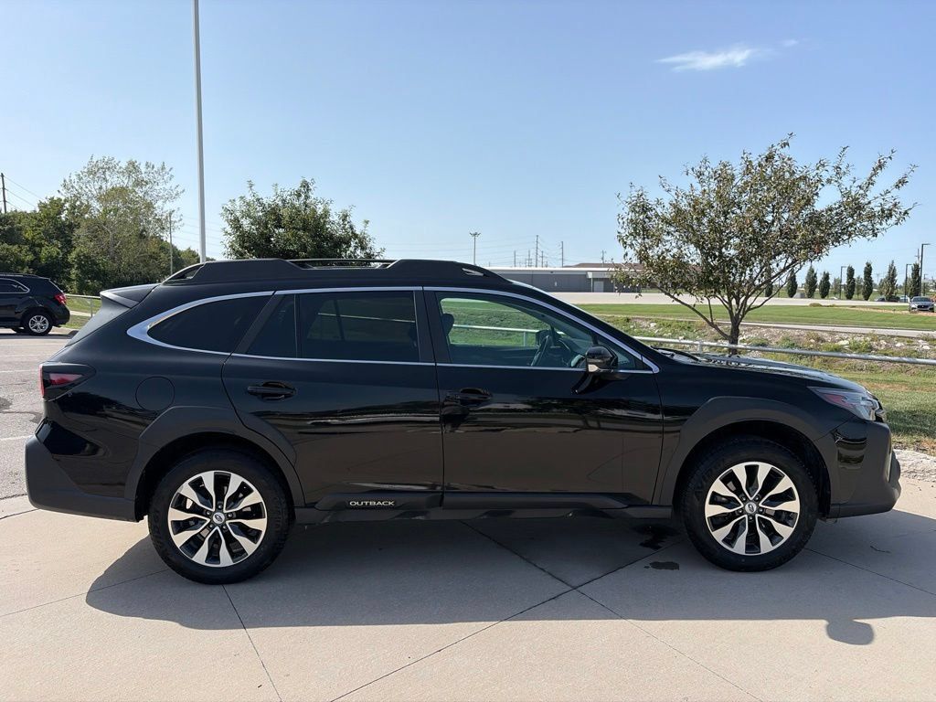 Used 2023 Subaru Outback Limited AWD/4WD image 18