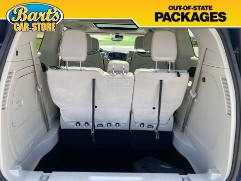 Used 2020 Chrysler Pacifica Limited w/ Advanced Safetytec Group FWD image 9