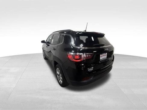 Certified 2025 Jeep Compass Latitude AWD/4WD image 12