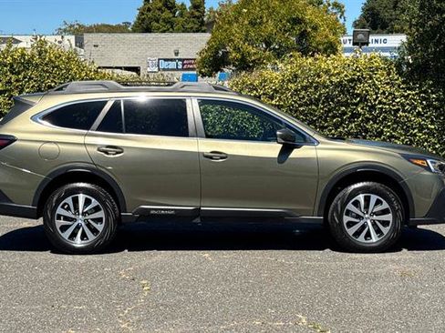 Used 2021 Subaru Outback Premium AWD/4WD image 2