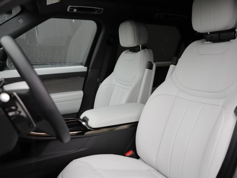 New 2026 Land Rover Range Rover Sport SE AWD/4WD image 17
