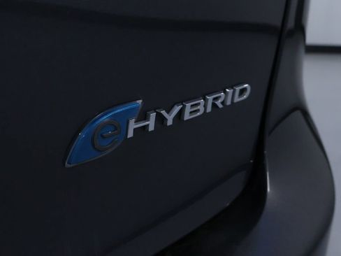 Used 2023 Chrysler Pacifica Touring-L image 11