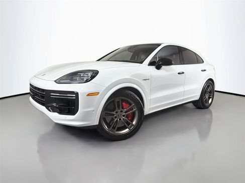 Certified 2025 Porsche Cayenne Turbo AWD/4WD image 1