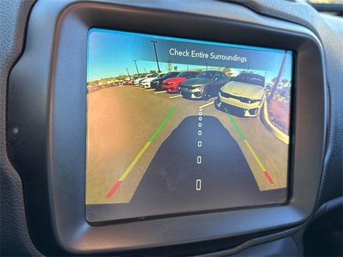 Used 2022 Jeep Renegade Latitude image 31