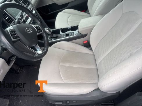 Used 2019 Hyundai Sonata SEL w/ Tech Package 02 FWD image 13