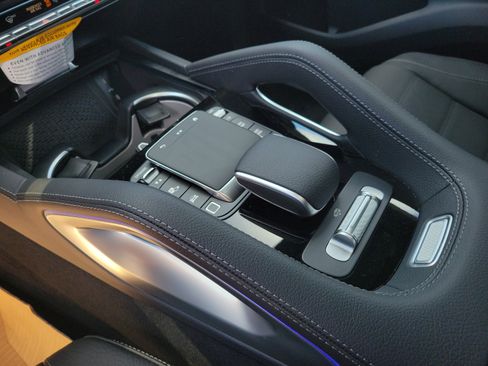New 2026 Mercedes-Benz GLS 580 4MATIC image 21