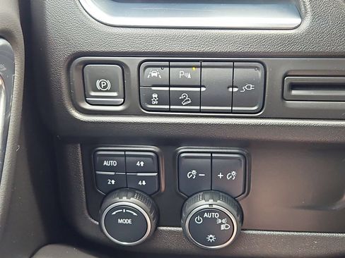 Used 2022 Chevrolet Tahoe Z71 AWD/4WD image 19