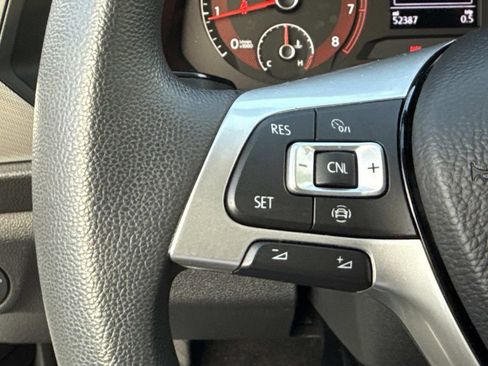 Used 2019 Volkswagen Jetta S image 38