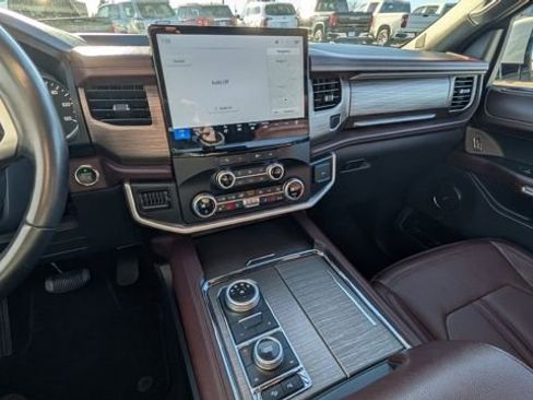 Used 2024 Ford Expedition Max Limited image 42