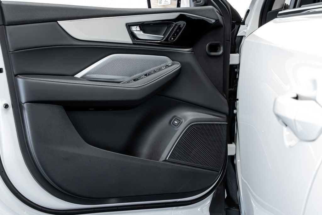 New 2026 Acura MDX w/ Technology Package FWD image 9