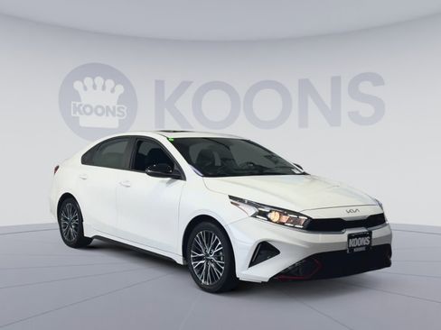 Used 2023 Kia Forte GT-Line w/ GT-Line Premium Package image 2