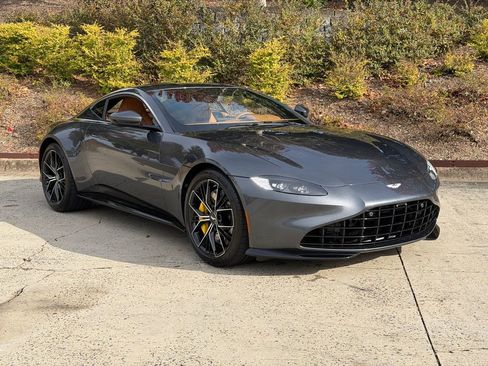 Used 2023 Aston Martin V8 Vantage Coupe image 1