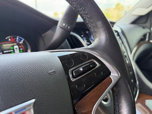 Used 2019 Cadillac Escalade Luxury w/ Escalade Sport Edition AWD/4WD image 16