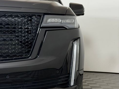 Used 2023 Cadillac Escalade Sport Platinum w/ LPO, ONYX Package AWD/4WD image 11
