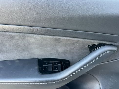 Used 2020 Tesla Model 3 Standard Range image 13