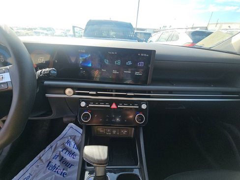 Used 2025 Hyundai Tucson SEL FWD image 17