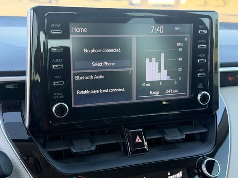 Used 2020 Toyota Corolla LE FWD image 17