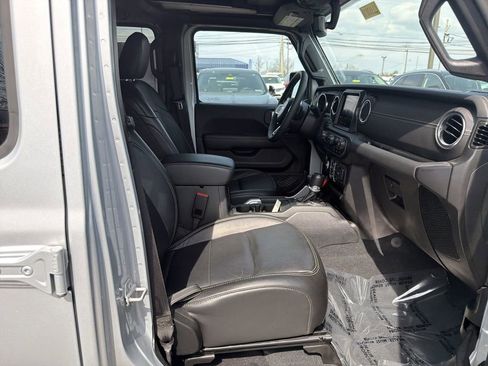 Used 2023 Jeep Wrangler Unlimited Sahara w/ Safety Group AWD/4WD image 16