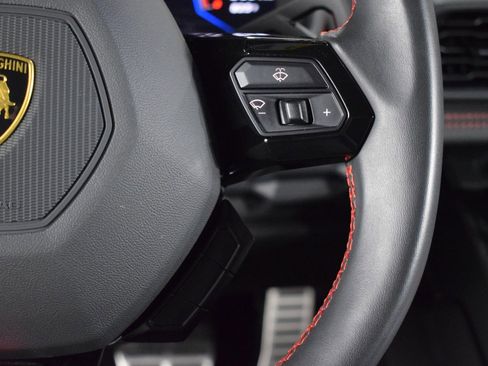 Used 2023 Lamborghini Huracan EVO image 27