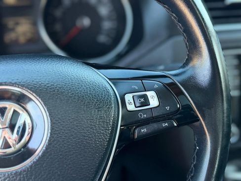 Used 2016 Volkswagen Jetta SE image 18