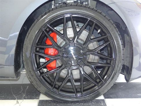 Used 2018 Tesla Model 3 Performance image 29