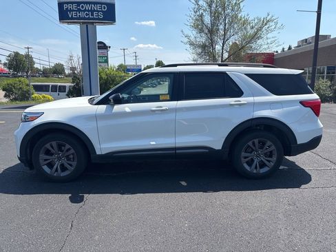 Used 2023 Ford Explorer XLT w/ Equipment Group 202A AWD/4WD image 8
