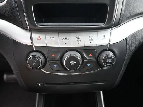 Used 2016 Dodge Journey SE w/ Flexible Seating Group FWD image 23