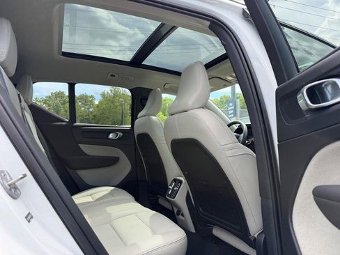 Used 2023 Volvo XC40 B5 Plus w/ Climate Package AWD/4WD image 11