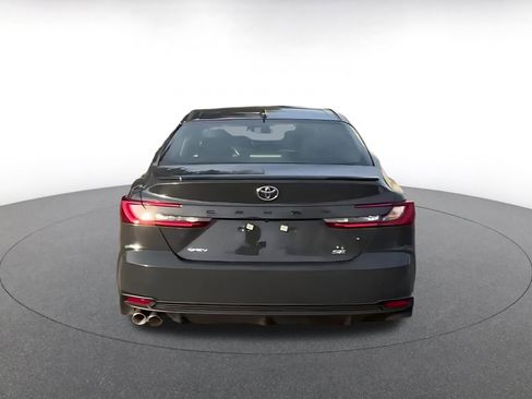 Used 2025 Toyota Camry SE image 9