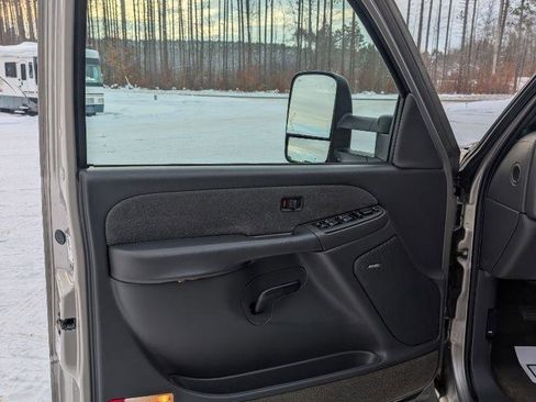 Used 2003 Chevrolet Silverado 2500 LS RWD image 12