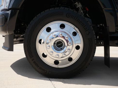 Used 2026 Ford F450 Platinum w/ FX4 Off-Road Package AWD/4WD image 10