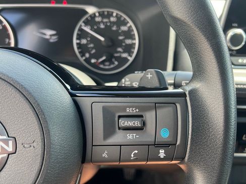 Used 2023 Nissan Rogue SV FWD image 27