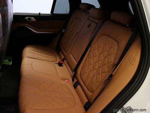 Used 2026 BMW X5 xDrive40i w/ Climate Comfort Package image 16