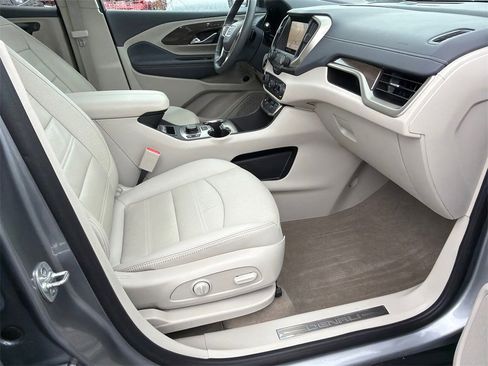 Used 2024 GMC Terrain Denali w/ Denali Premium Package image 13