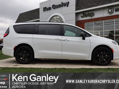 New 2026 Chrysler Pacifica Select